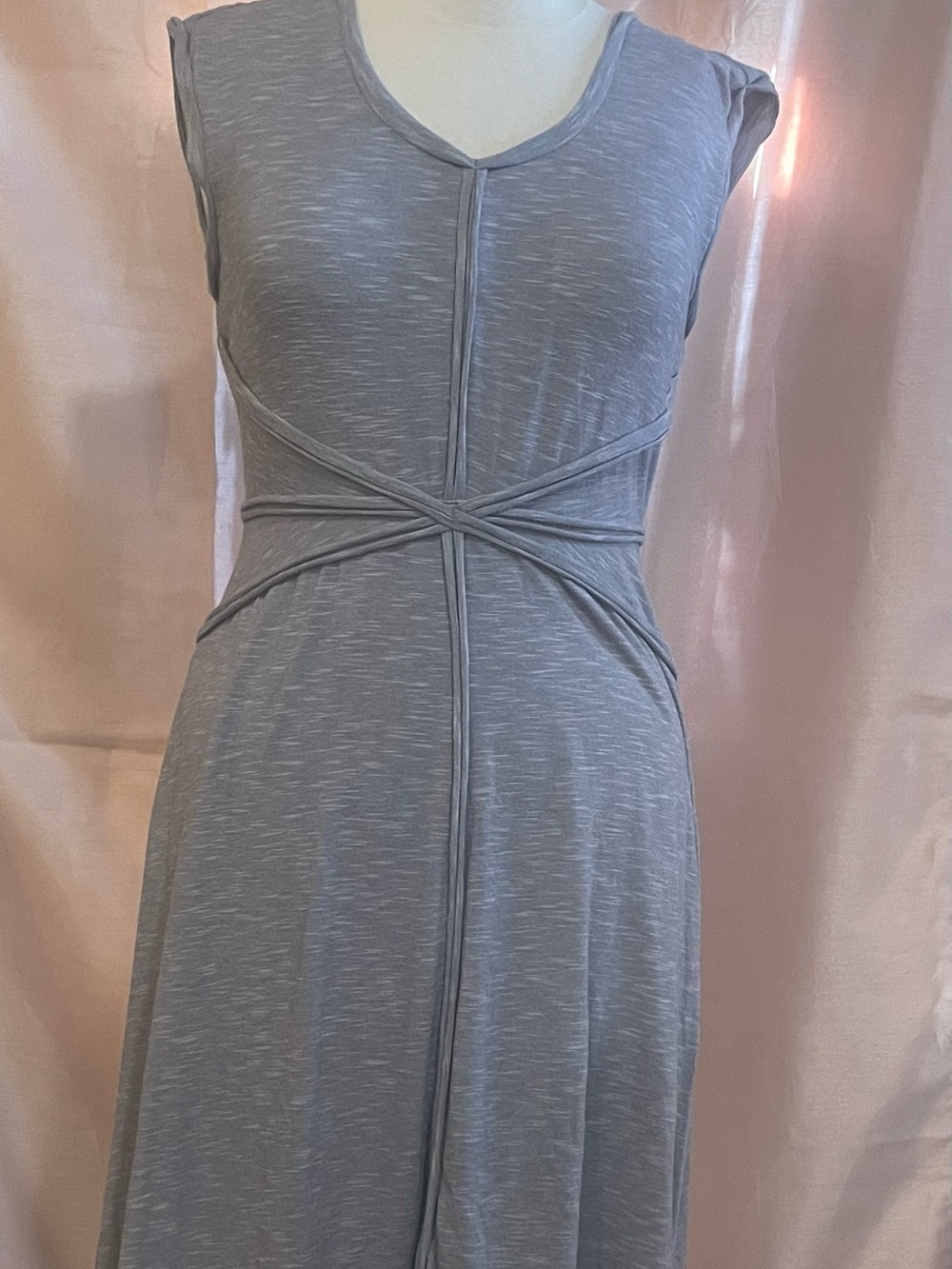 Sleeveless Twist-Waist Midi Dress in Light Gray